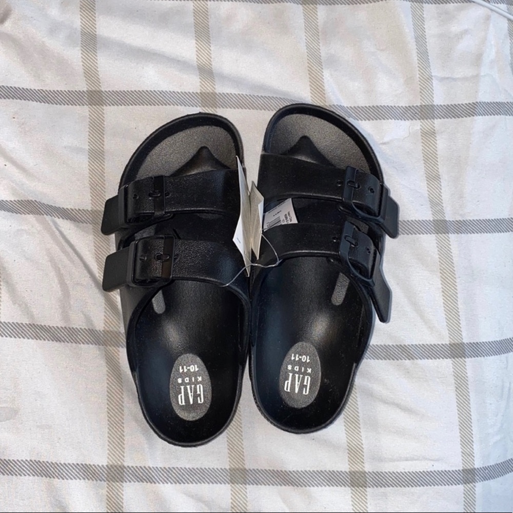 Gap sandals for kids